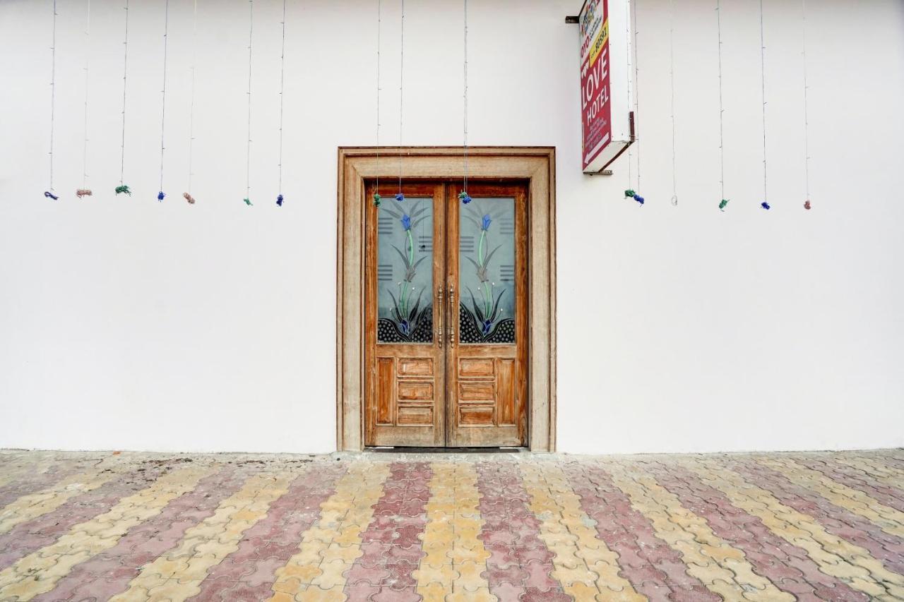 فندق Collection O Love Garden غازي أباد المظهر الخارجي الصورة